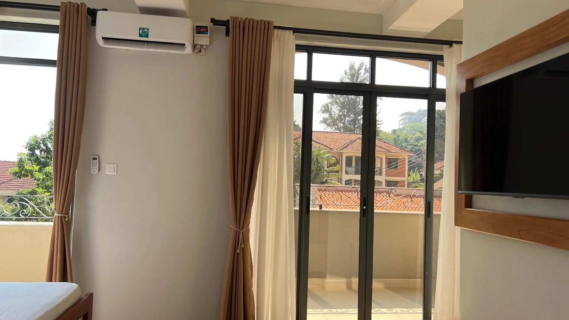 Medine Square Hotel Kampala 0*,  Uganda